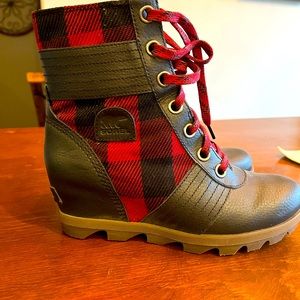 Sorel Lexie Wedge Boots - Red Buffalo Plaid